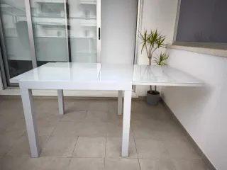 Mesa extensible Lyra cristal y metal