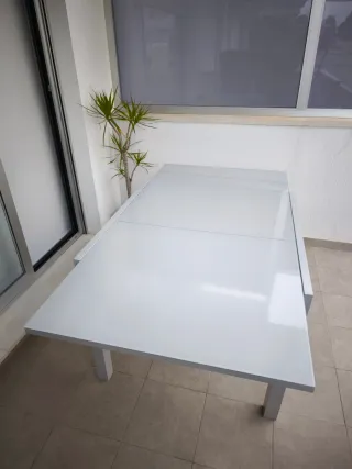 Mesa extensible Lyra cristal y metal