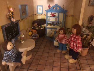 Casa de muñecas amueblada