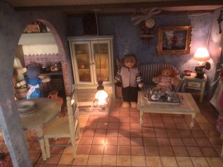 Casa de muñecas amueblada