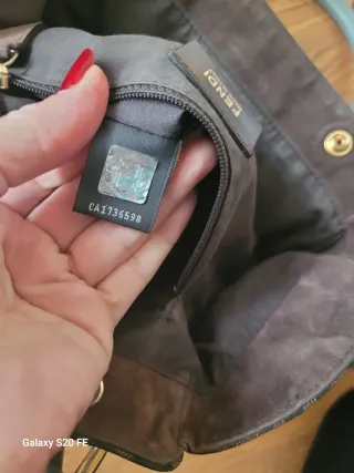 Borsa Fendi modello hobo in tela logata zucca