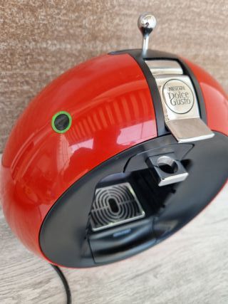 Macchina del caffè Dolce Gusto rossa