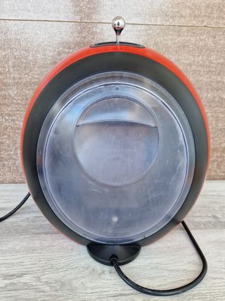 Macchina del caffè Dolce Gusto rossa