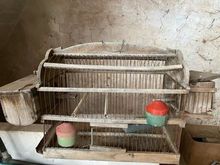 Antigua Jaula Madera para Reparar