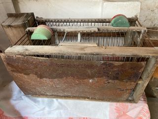 Antigua Jaula Madera para Reparar