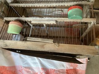 Antigua Jaula Madera para Reparar