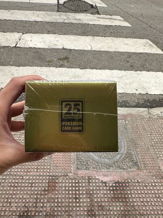 Celebrations 25th Anniversary Rayquaza Collection