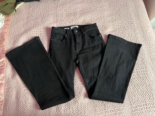 Pantalones vaqueros negros acampanados Talla 36
