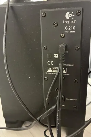 Logitech X-210 2.1PC Altavoces- 3.5mmentrada-230V