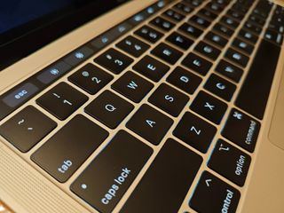 MacBook Pro 13" (2019) i7 256 SSD 16 GB RAM