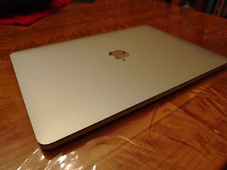 MacBook Pro 13" (2019) i7 256 SSD 16 GB RAM