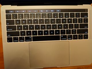 MacBook Pro 13" (2019) i7 256 SSD 16 GB RAM