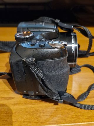 Cámara Fujifilm FinePix S2950 Negra