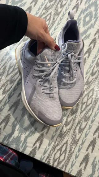 Zapatillas deportivas azules y grises