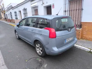 Peugeot 5008 2010
