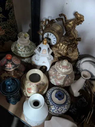 4. Antigüedades. Jarrones antiguos. Jarrones