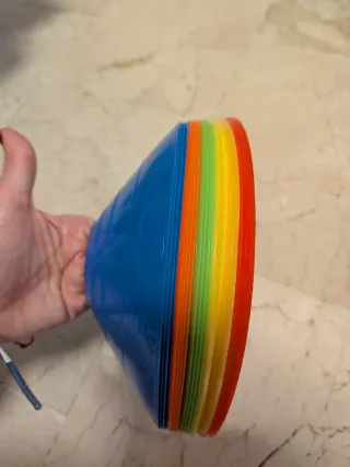 Conos entrenamiento planos con soporte