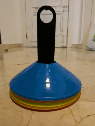 Conos entrenamiento planos con soporte