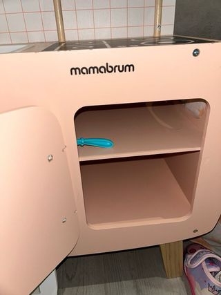 Cocinita de madera rosa