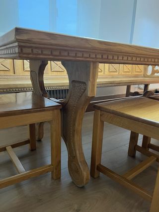 Mesa comedor de 3m incluso banco y 6 sillas.