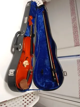 Violín 2/4 estudiante, a reparar