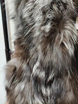 Chaleco pelo zorro plateado Michael Kors