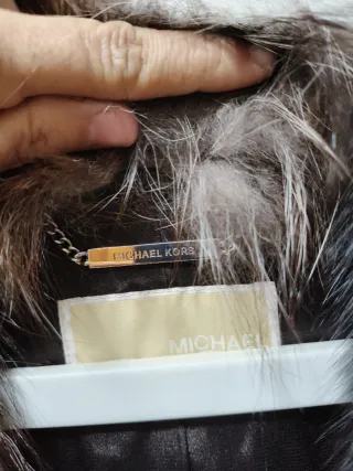Chaleco pelo zorro plateado Michael Kors