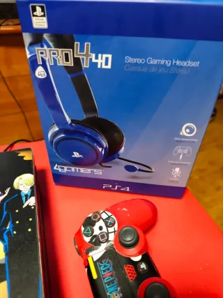 PS4 Pro + 4 Juegos + Auriculares