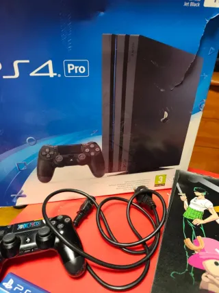 PS4 Pro + 4 Juegos + Auriculares