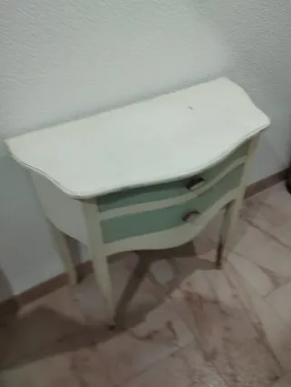 Mueble de entrada blanco y verde