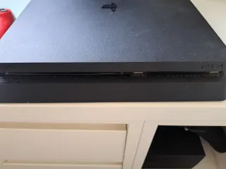 Consola PS4 slim+ Mando Rojo+ 4 juegos