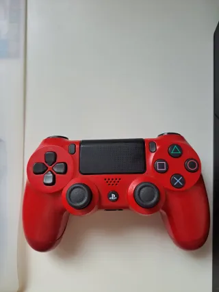 Consola PS4 slim+ Mando Rojo+ 4 juegos