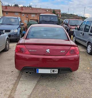 Peugeot 407.