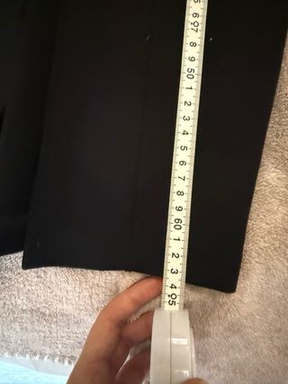 Falda midi ajustada negra