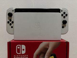 Nintendo Switch OLED Blanca y Negra