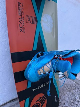 Tabla Cabrinha Xcaliber 141 + Botas Ronix