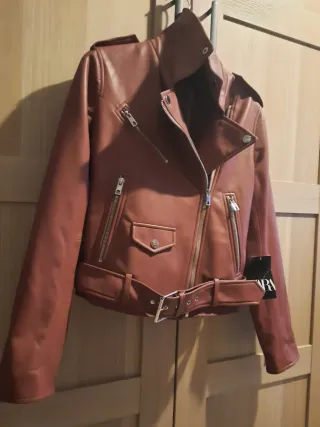 Cazadora efecto piel Zara Marrón Talla S