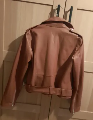 Cazadora efecto piel Zara Marrón Talla S