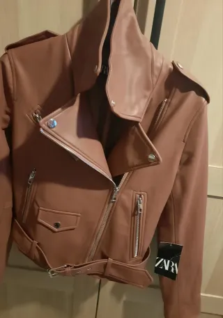 Cazadora efecto piel Zara Marrón Talla S