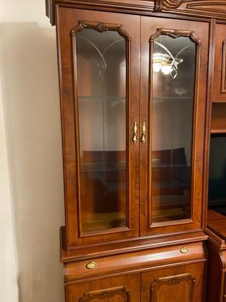 Mueble de salón en madera.