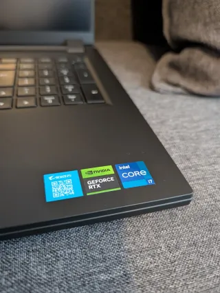 Portátil Gaming Gigabyte AORUS 7 9KF