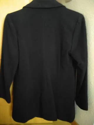 Chaquetón de paño negro para mujer