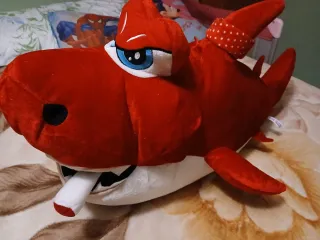 Peluche Tiburón Rojo