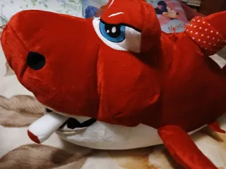 Peluche Tiburón Rojo
