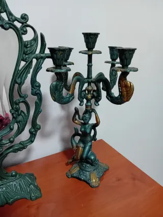 Antiguo conjunto de bronce.