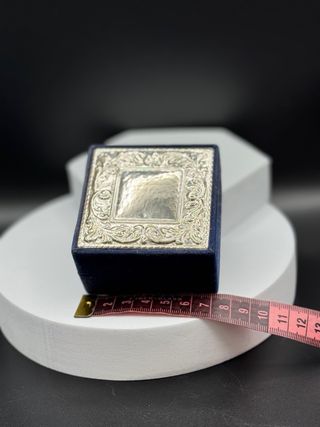 Piccola scatola velluto blu placca argento