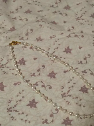 Collar de perlas naturales cierre dorado