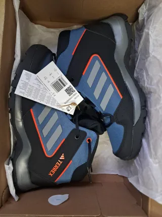 Botas Adidas Terrex Niños Talla 38 sin estrenar