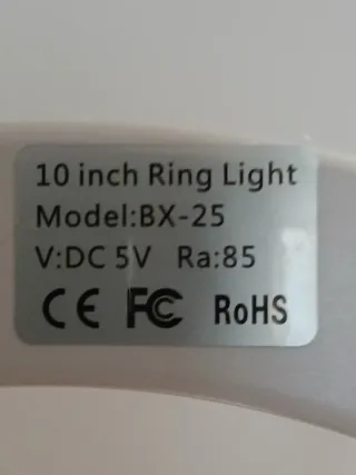 Luce ad anello orientabile con base