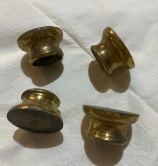 4 Embellecedores de latón